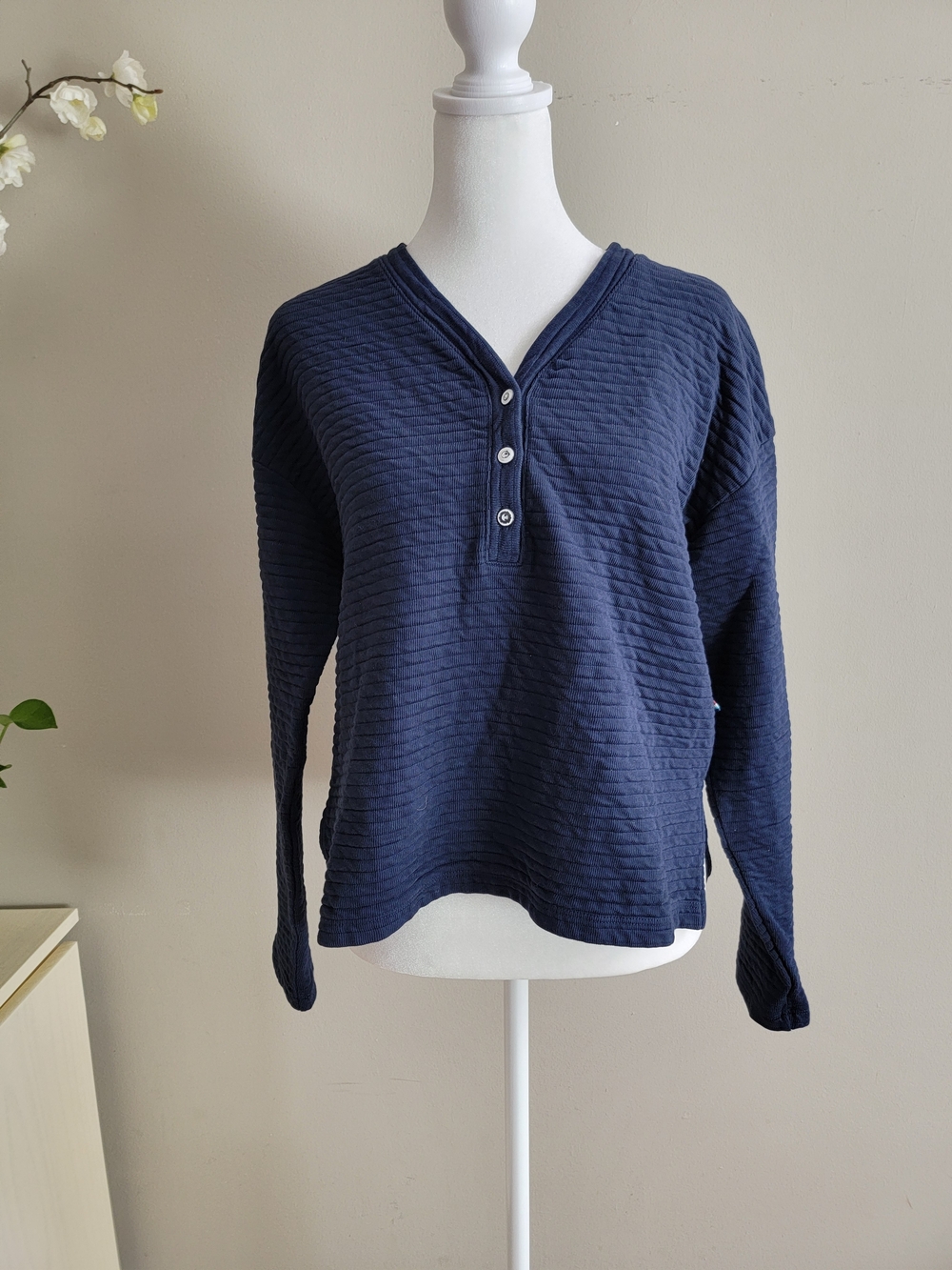 Sol Angeles Navy Quilted Henley Sweatshirt Size Small